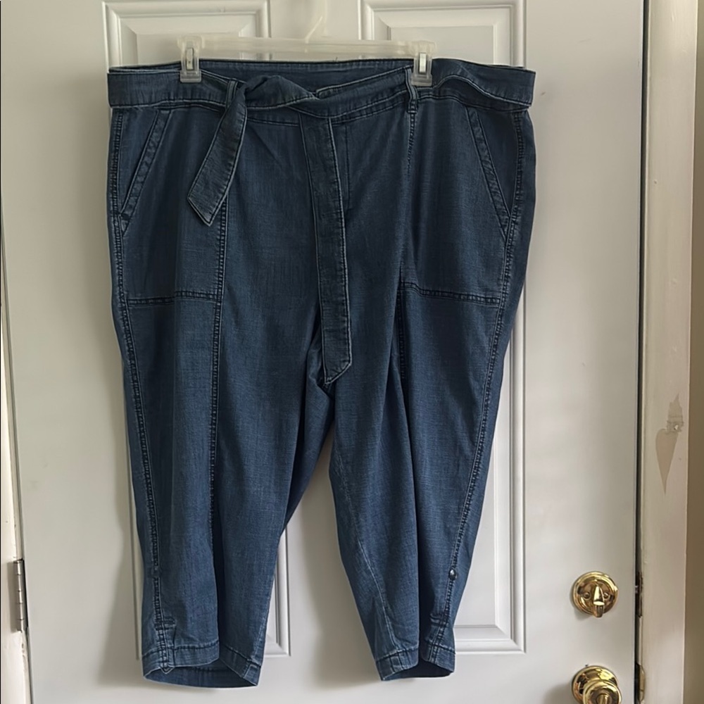 Lane Bryant Dark Indigo Cropped ankle capris with tie belt.